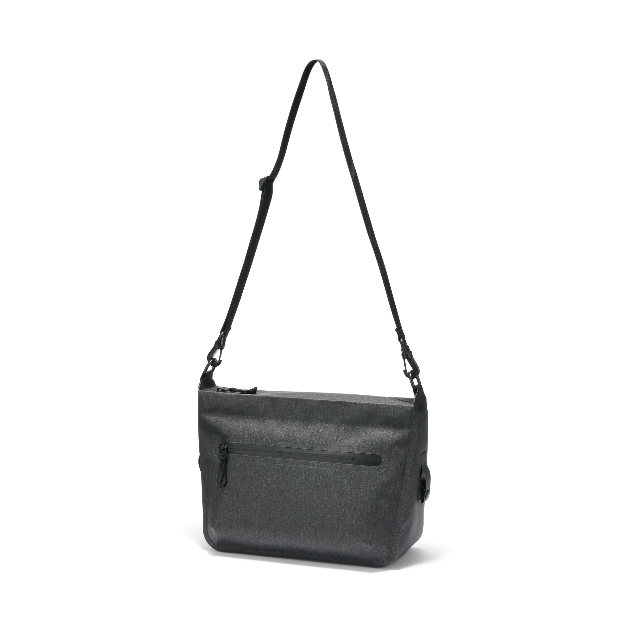 耐水生地を使った　ウェルダーショルダーバッグ