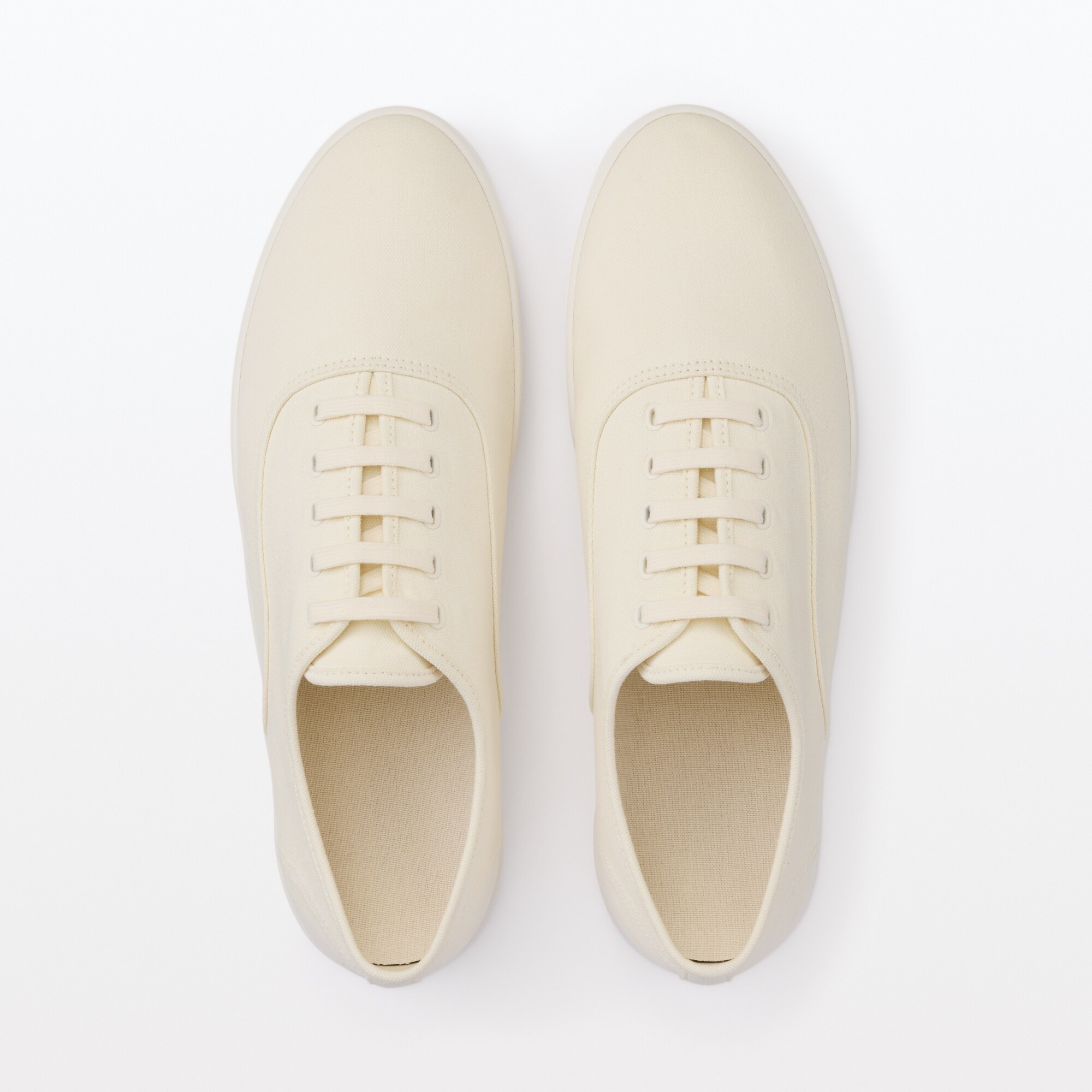 紳士　柔らかい中敷を使用した　撥水キャンバススニーカー