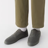 紳士　柔らかい中敷を使用した　撥水キャンバススニーカー
