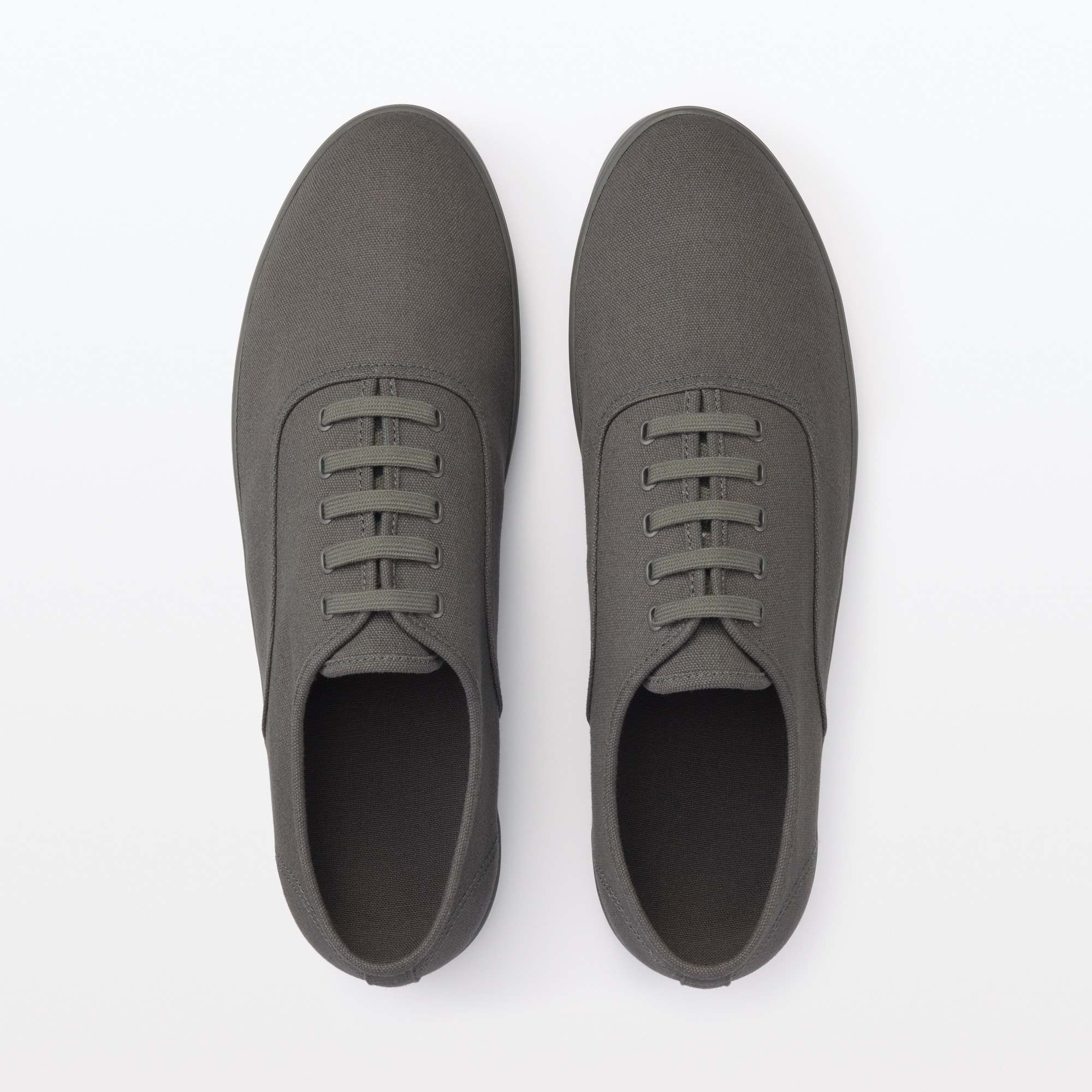 紳士　柔らかい中敷を使用した　撥水キャンバススニーカー