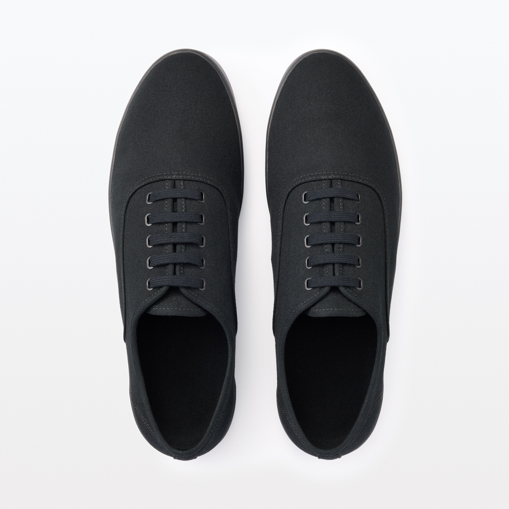 紳士　柔らかい中敷を使用した　撥水キャンバススニーカー