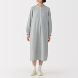 婦人　柔らかい中敷を使用した　撥水キャンバススニーカー