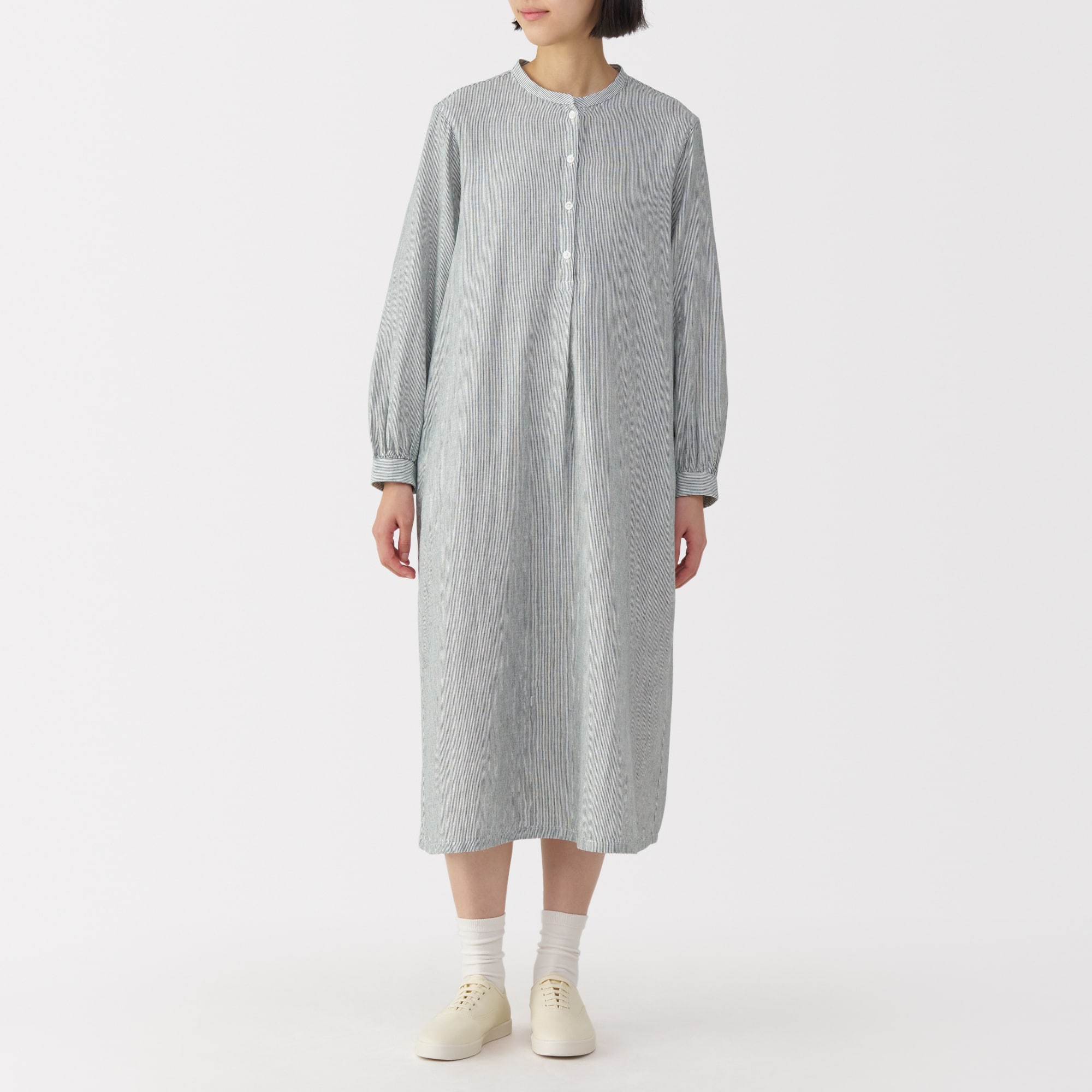 婦人　柔らかい中敷を使用した　撥水キャンバススニーカー