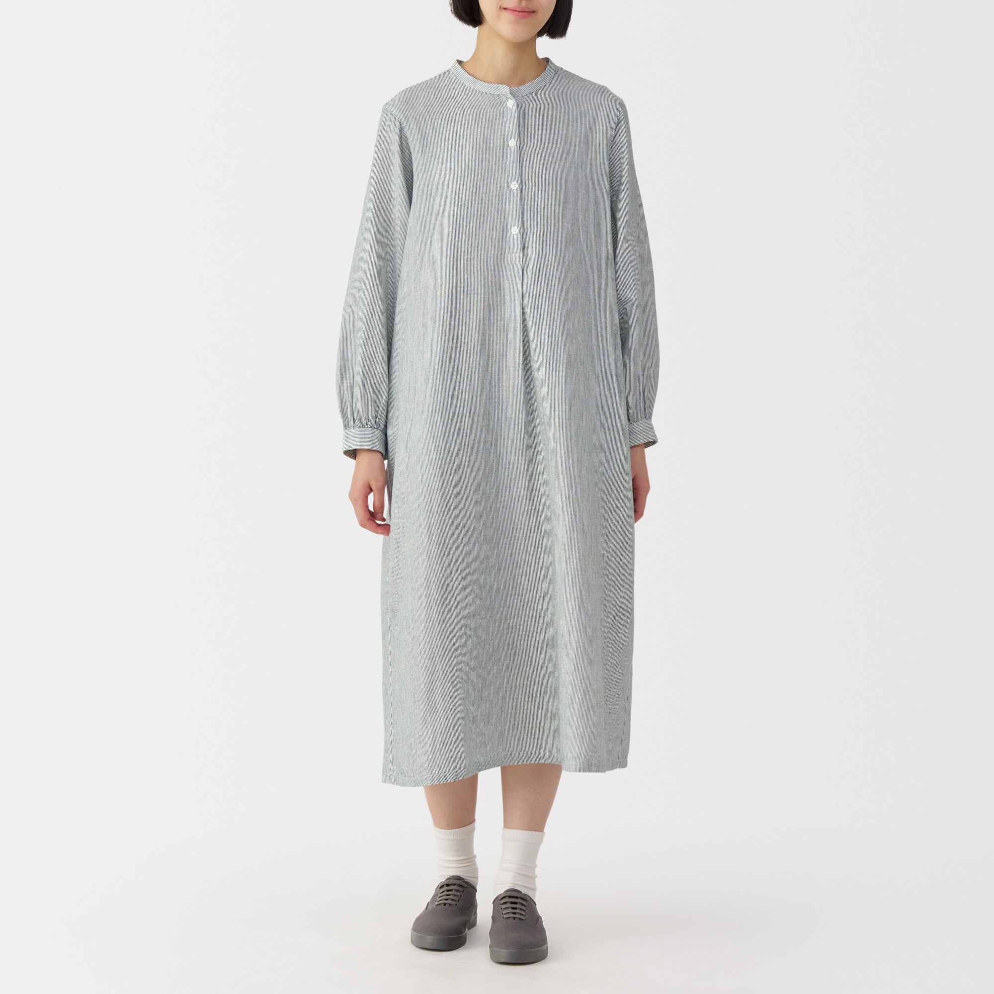 婦人　柔らかい中敷を使用した　撥水キャンバススニーカー