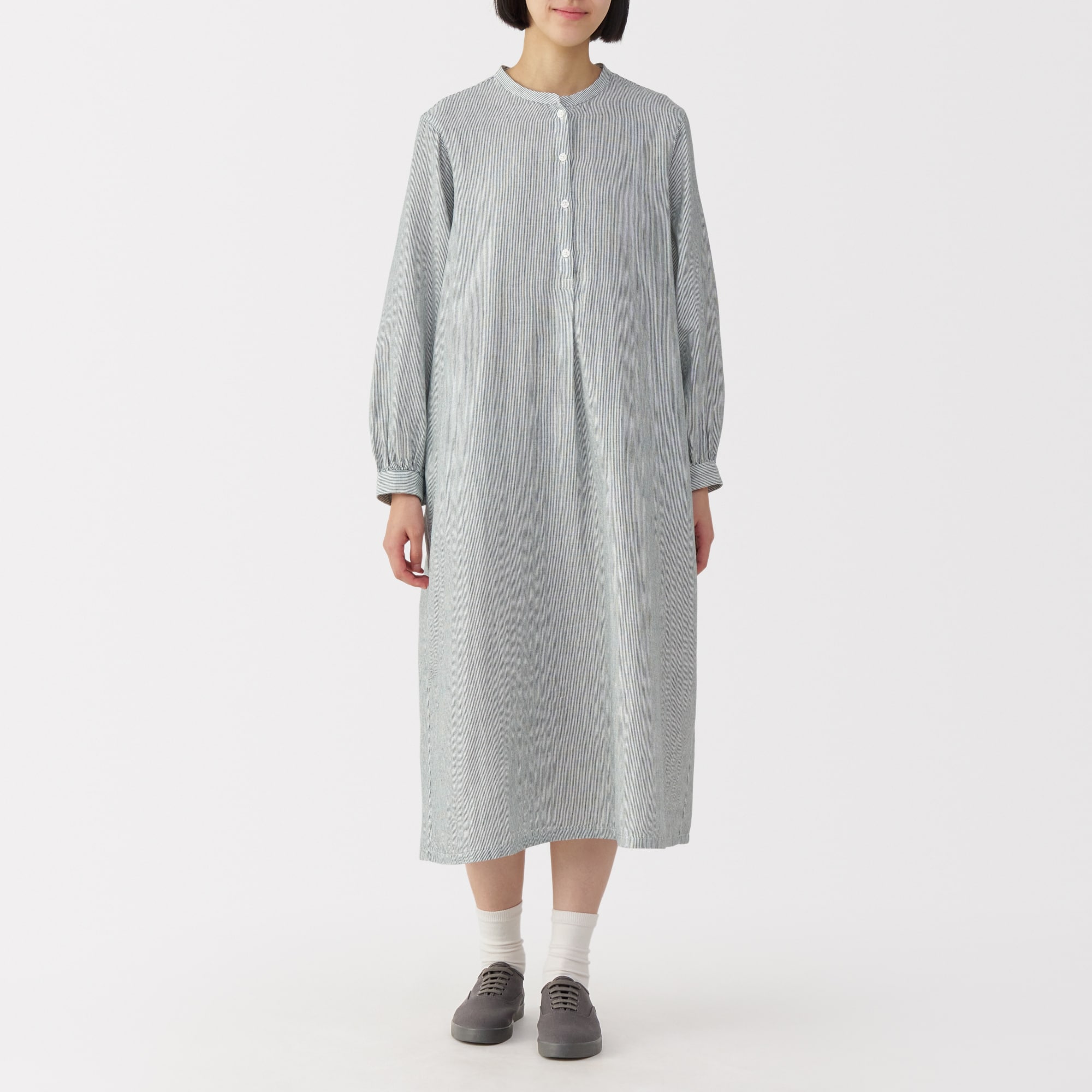 婦人　柔らかい中敷を使用した　撥水キャンバススニーカー