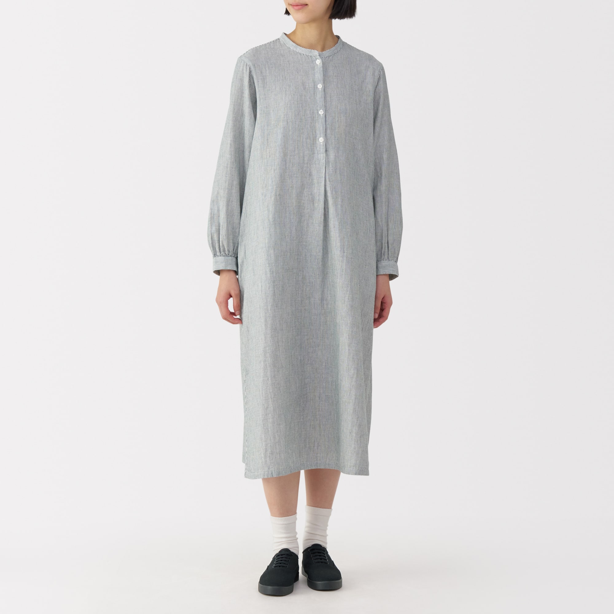 婦人　柔らかい中敷を使用した　撥水キャンバススニーカー