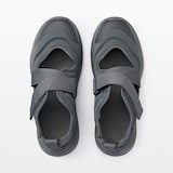 スニーカーサンダル