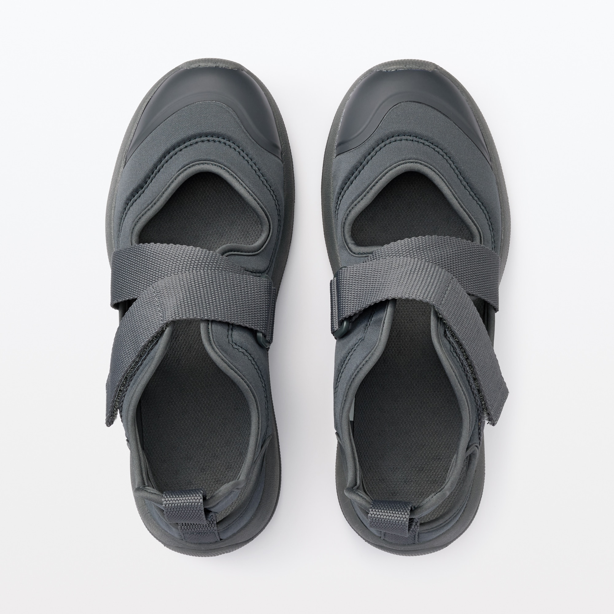 スニーカーサンダル