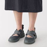 スニーカーサンダル