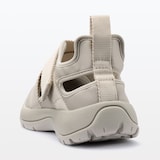 スニーカーサンダル