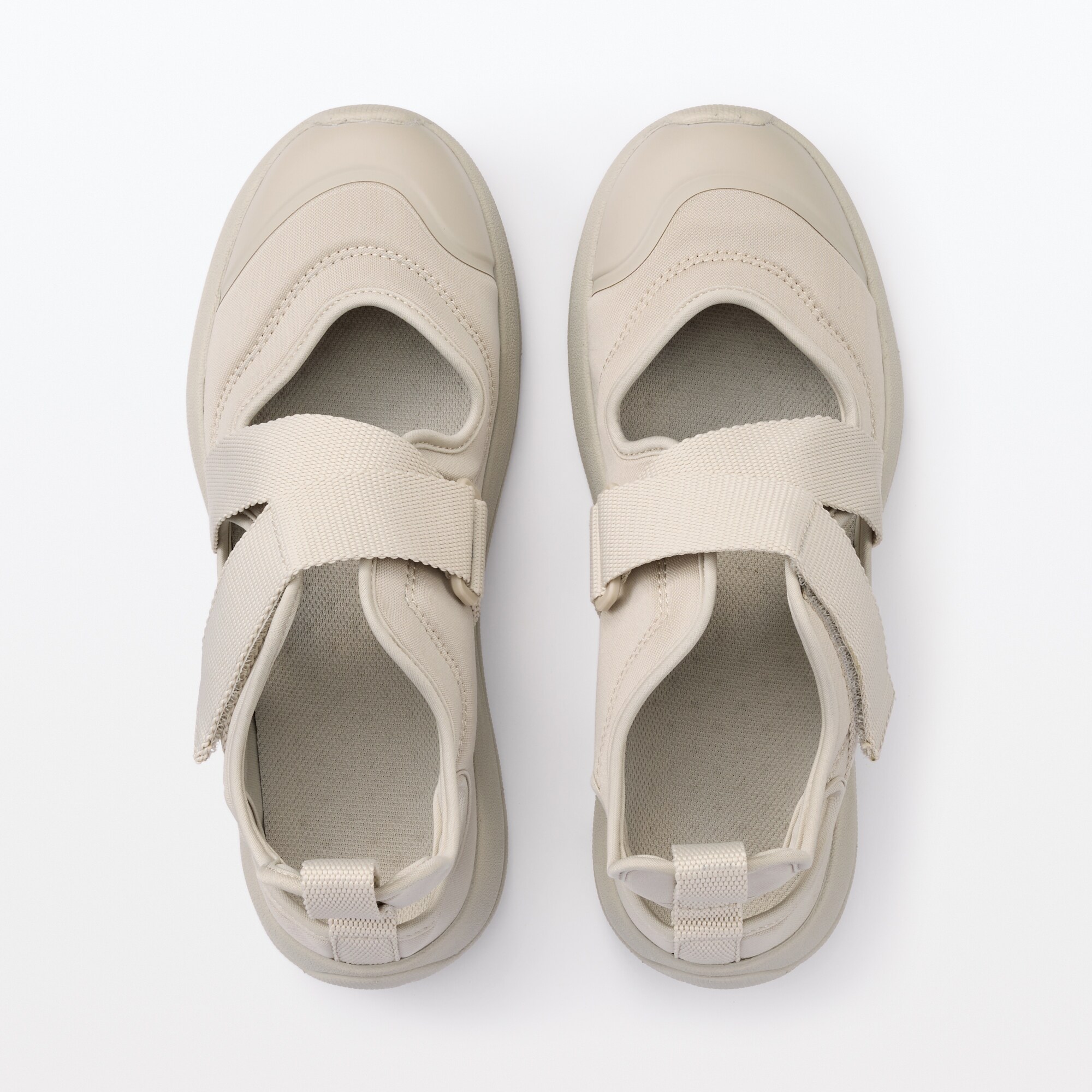 スニーカーサンダル