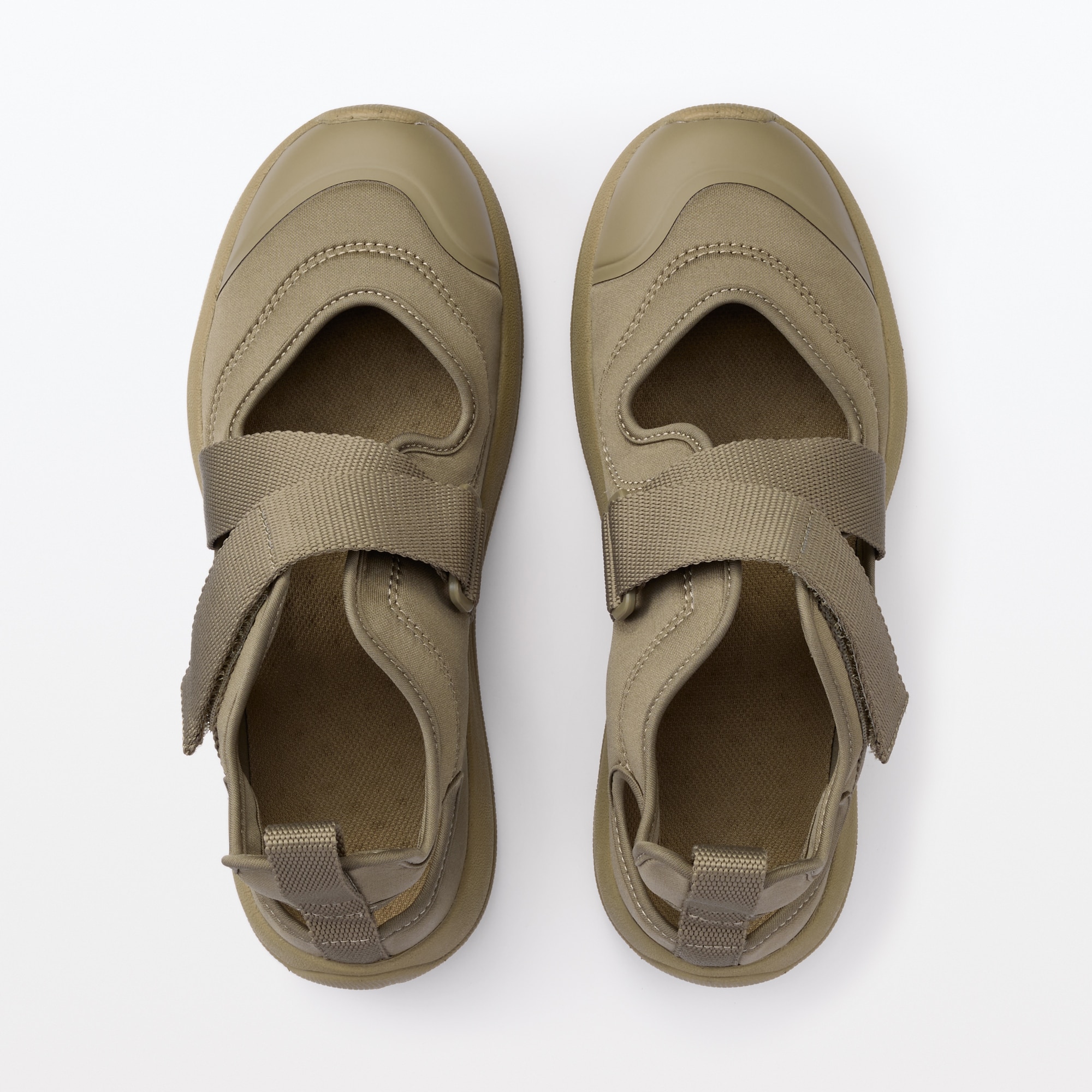 スニーカーサンダル