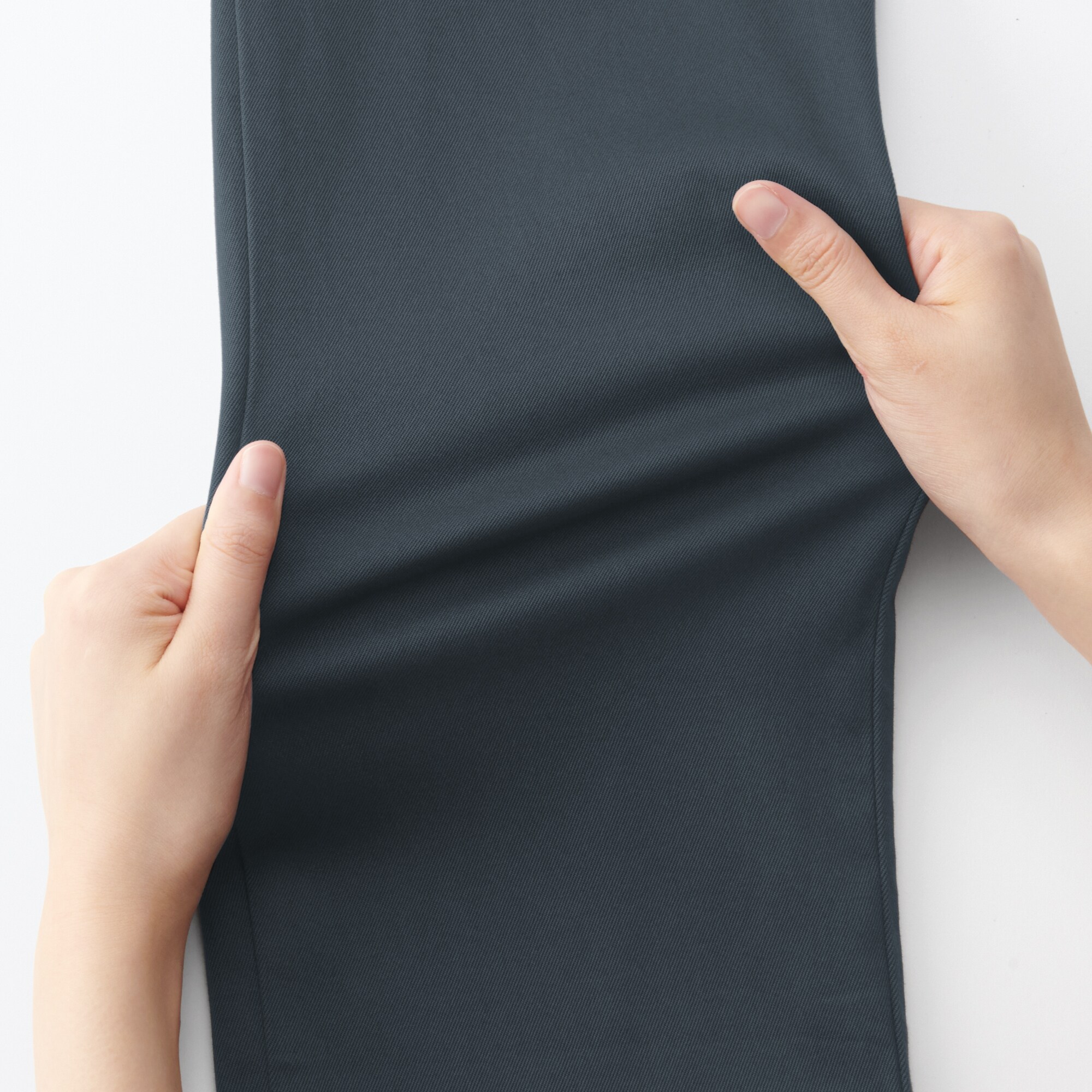 紳士　ストレッチチノスリムパンツ