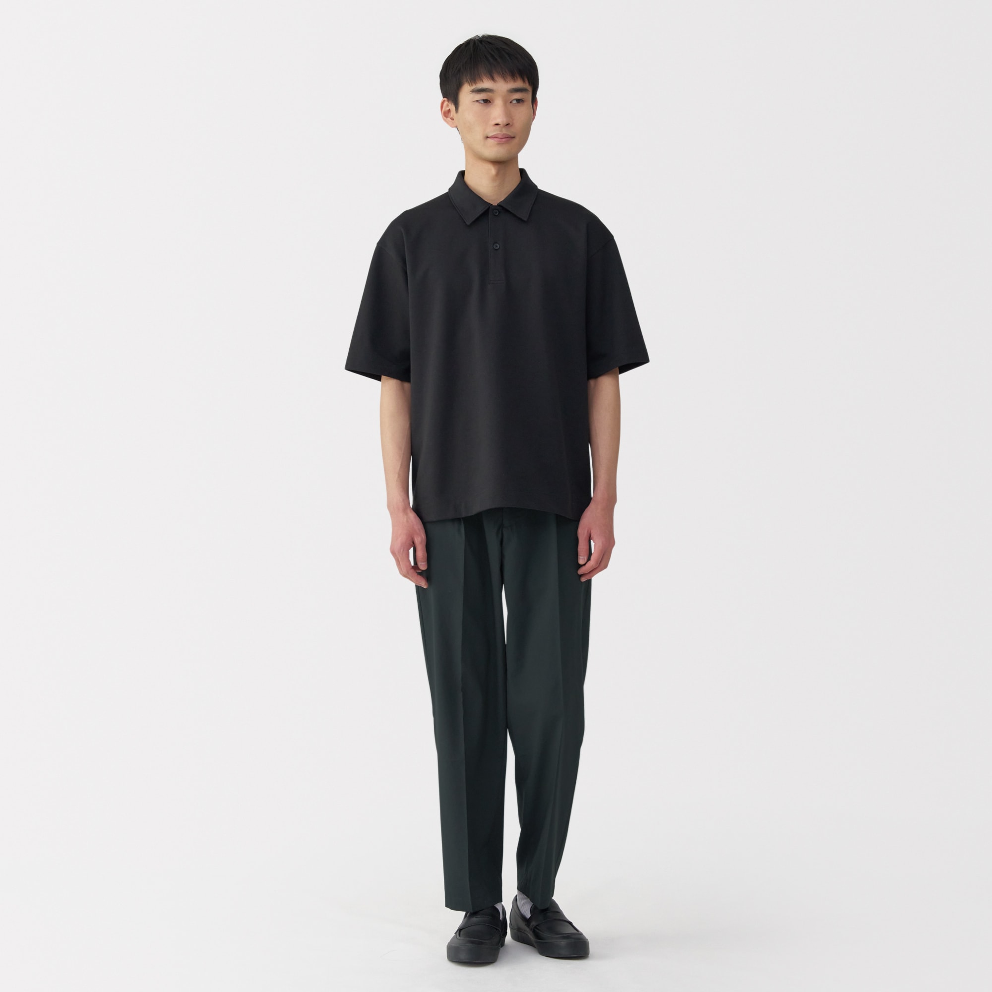 紳士　風を通すタックテーパードパンツ