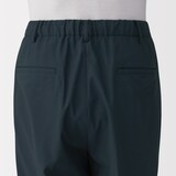 紳士　風を通すタックテーパードパンツ