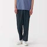 紳士　風を通すタックテーパードパンツ