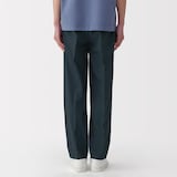 紳士　風を通すタックテーパードパンツ