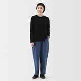 婦人　洗いざらし　デニムイージーテーパードパンツ