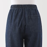 婦人　洗いざらし　デニムイージーテーパードパンツ