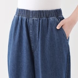 婦人　洗いざらし　デニムイージーテーパードパンツ