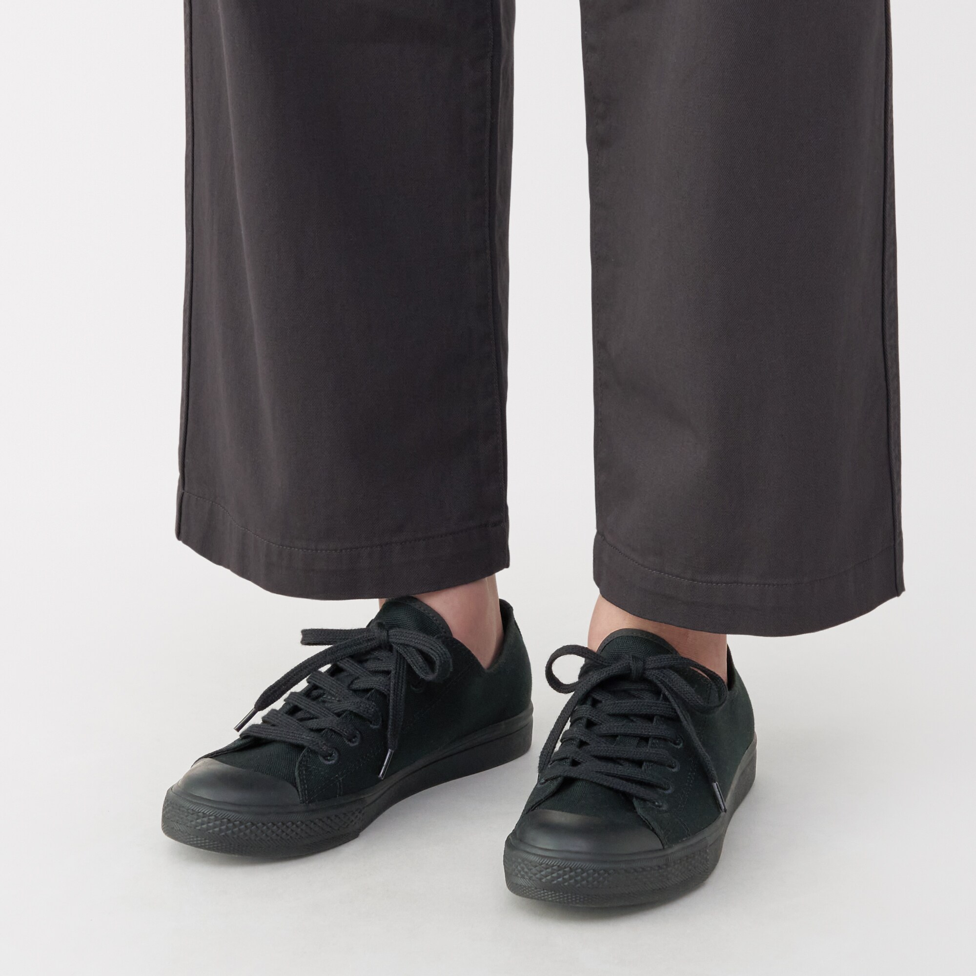 婦人　疲れにくい　撥水スニーカー