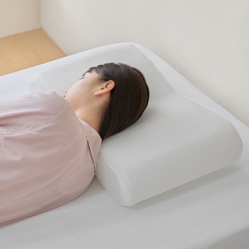寝返りを受け止めるまくら