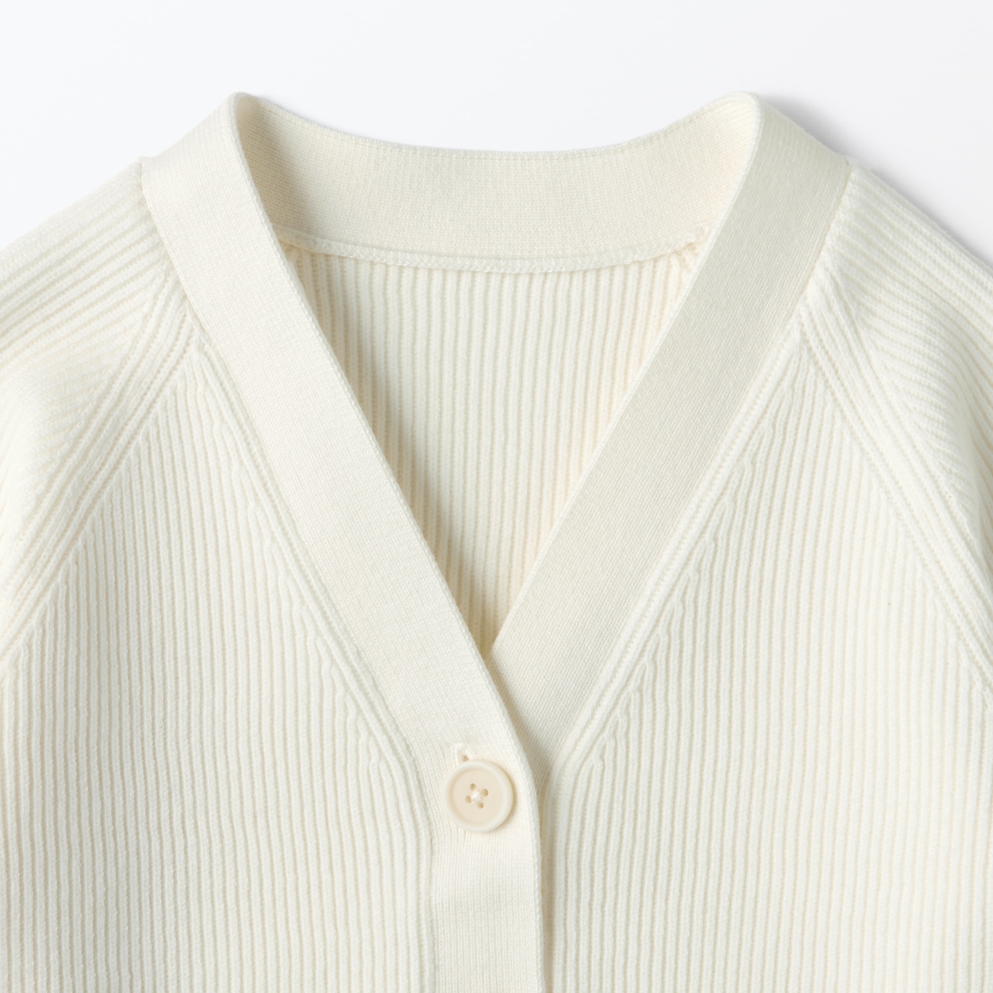 キッズ　洗えるニットＶネックカーディガン