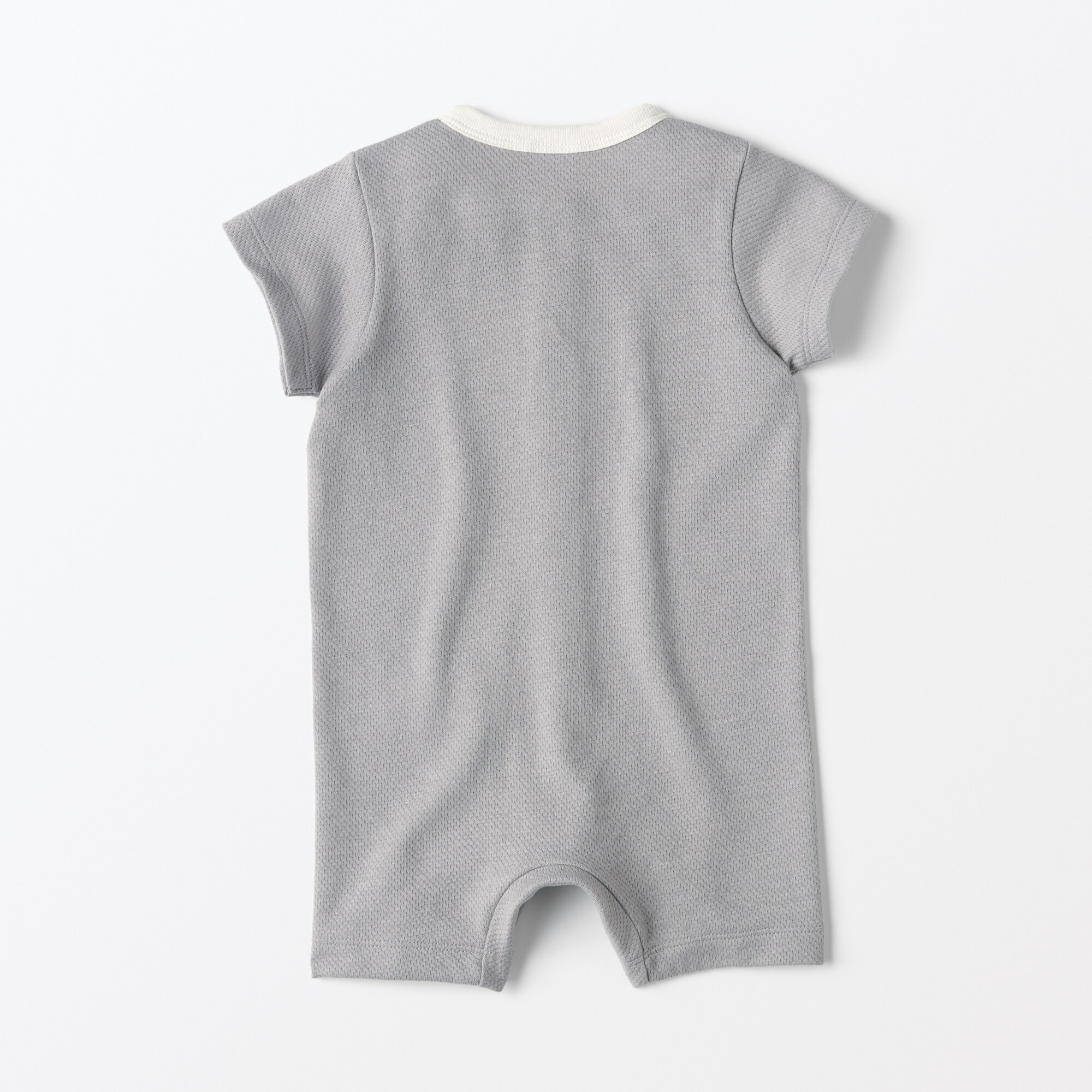 ベビー　脇に縫い目のない鹿の子編み半袖ショートオール