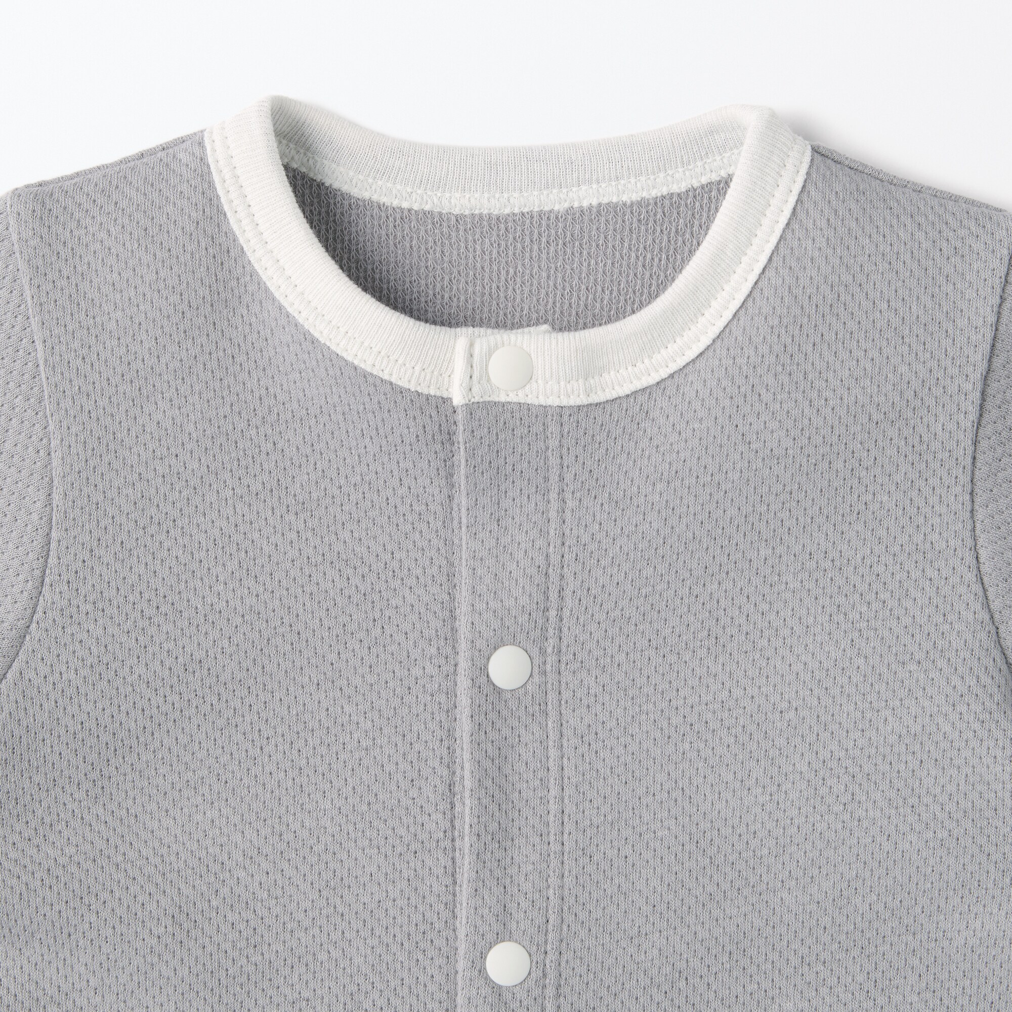 ベビー　脇に縫い目のない鹿の子編み半袖ショートオール