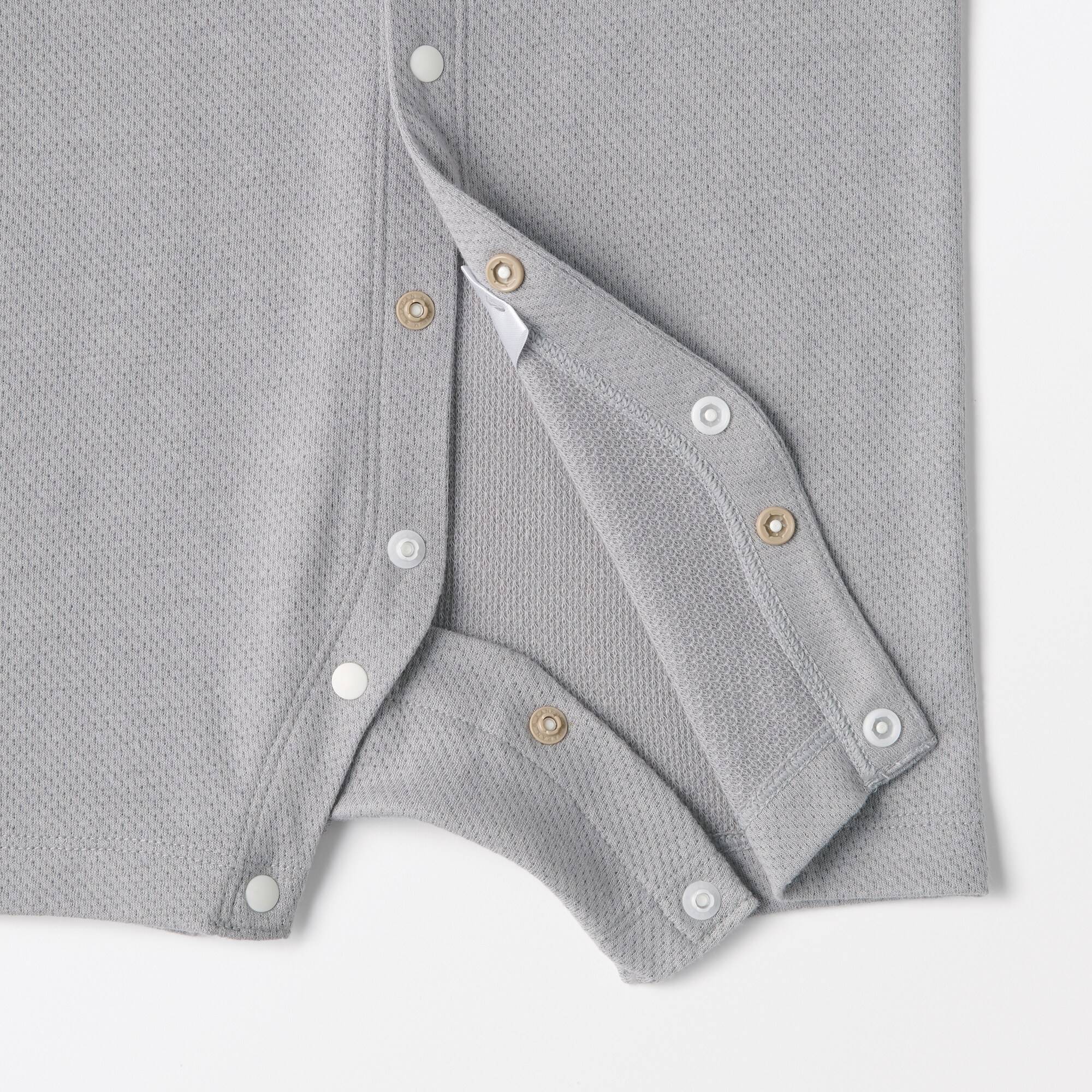 ベビー　脇に縫い目のない鹿の子編み半袖ショートオール