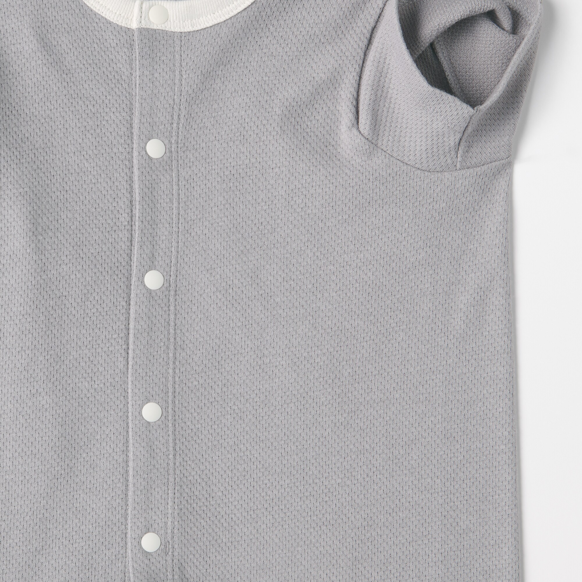 ベビー　脇に縫い目のない鹿の子編み半袖ショートオール