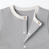 ベビー　脇に縫い目のない鹿の子編み半袖ショートオール