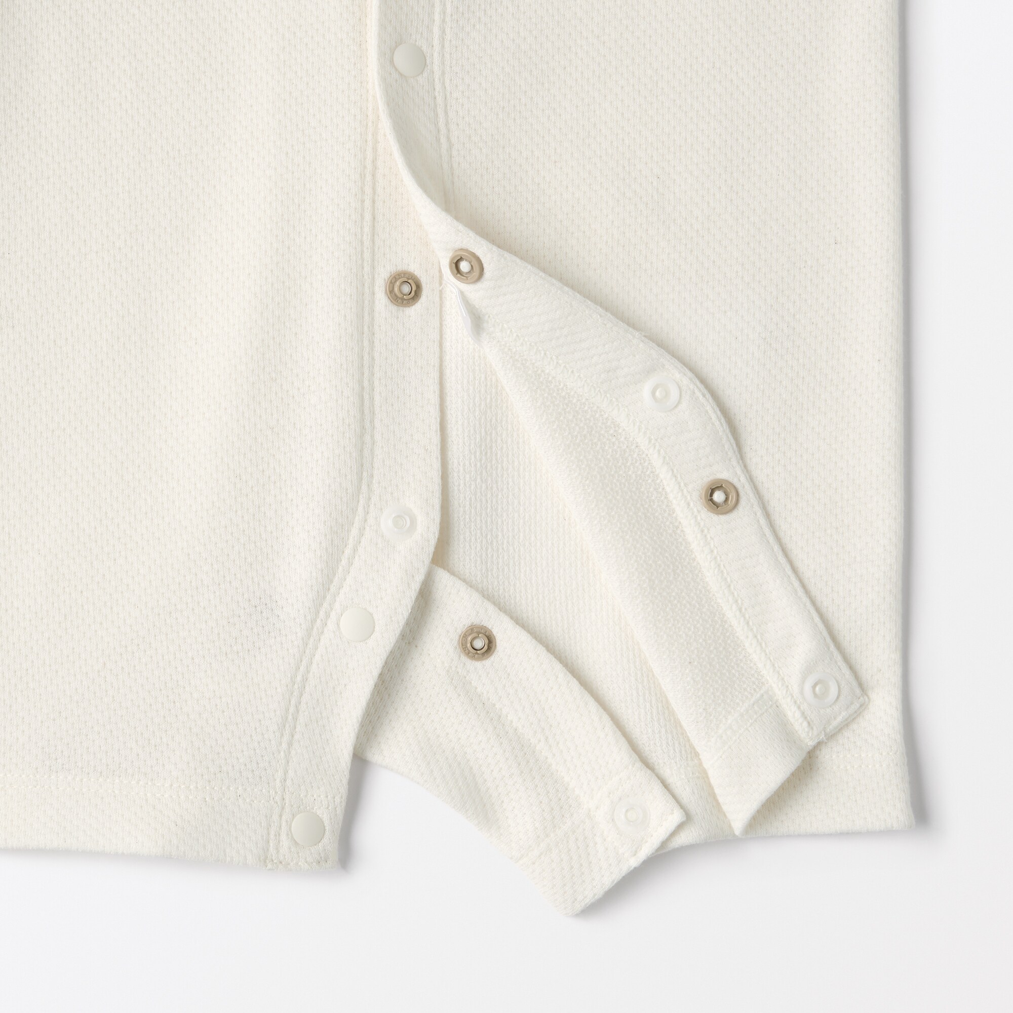 ベビー　脇に縫い目のない鹿の子編み半袖ショートオール