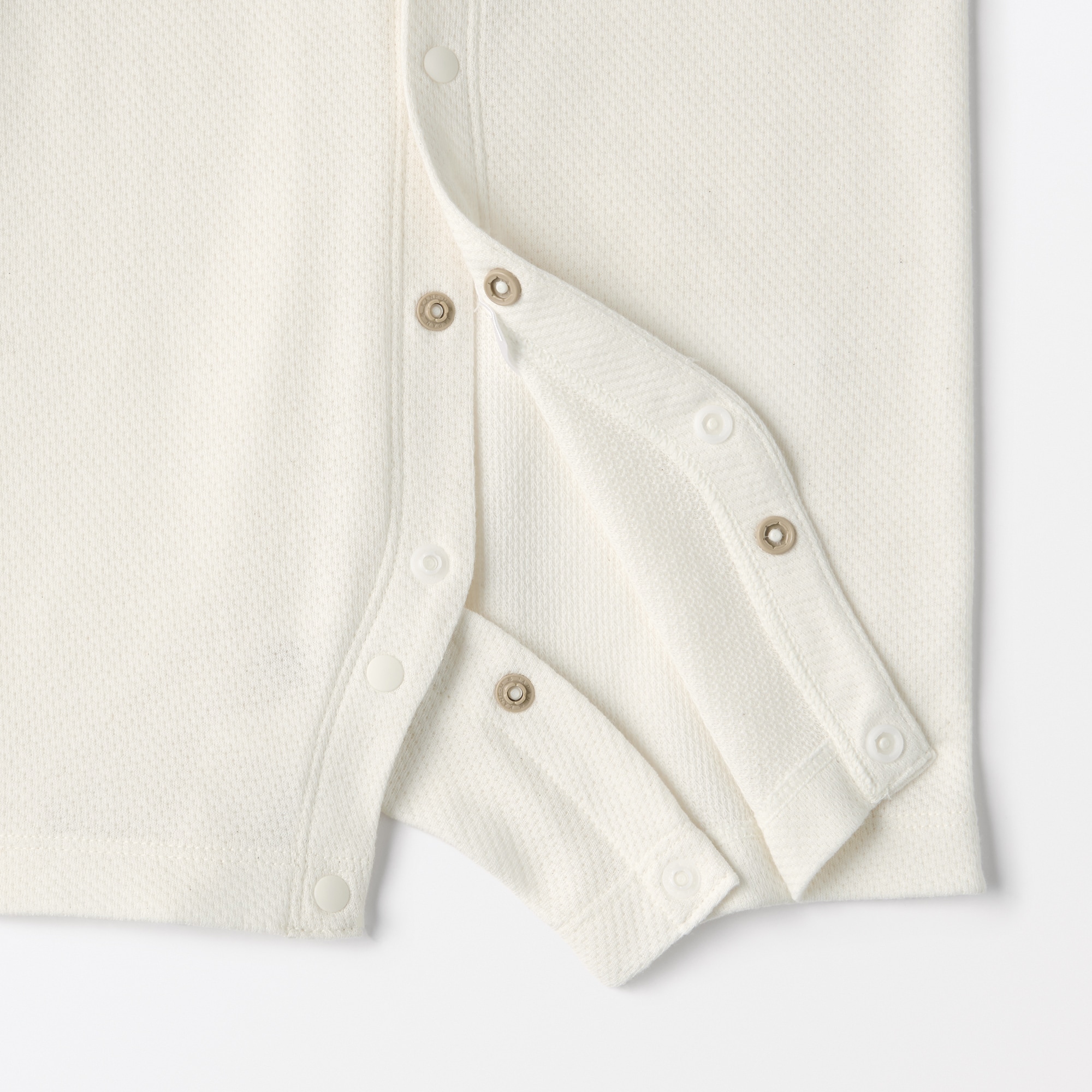 ベビー　脇に縫い目のない鹿の子編み半袖ショートオール