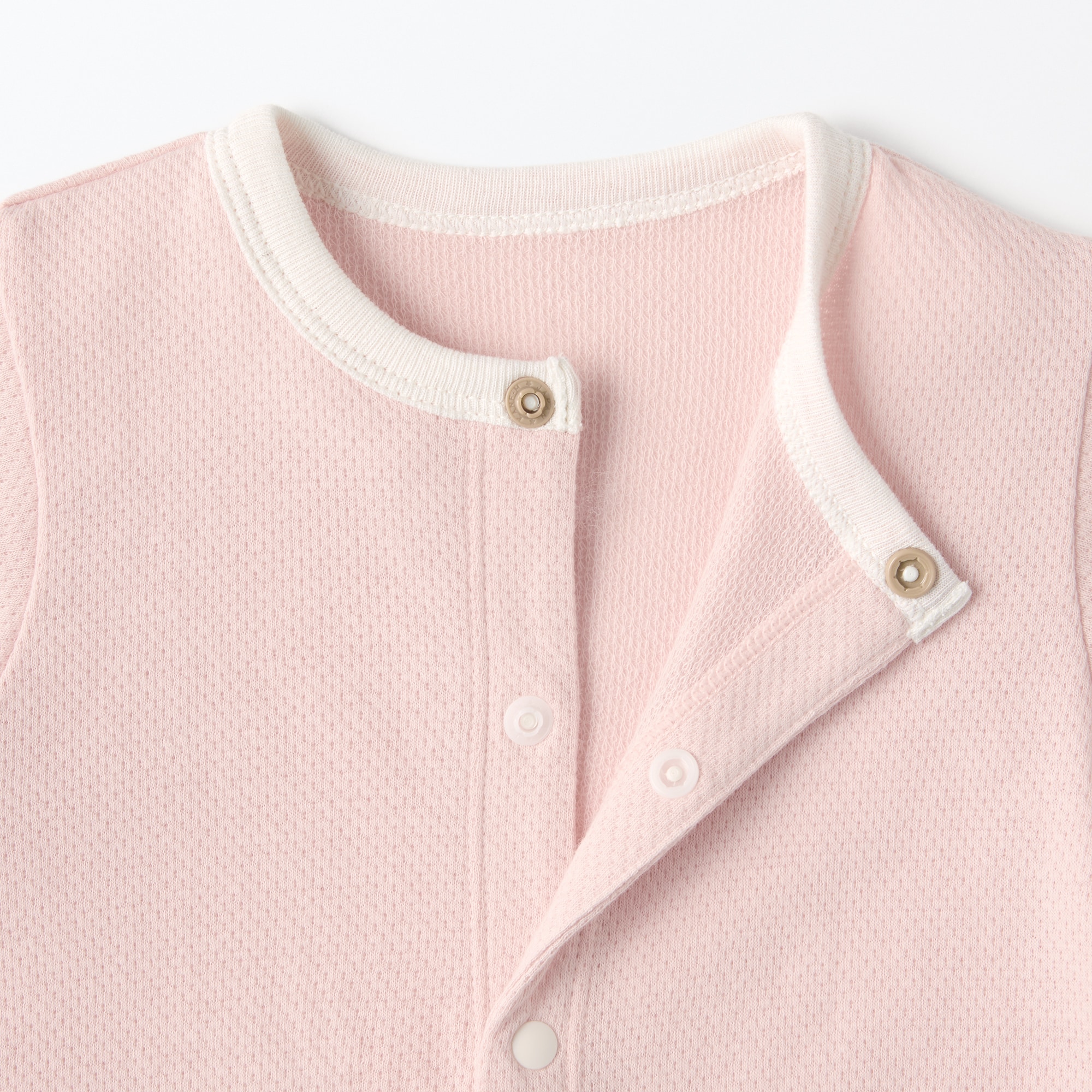 ベビー　脇に縫い目のない鹿の子編み半袖ショートオール