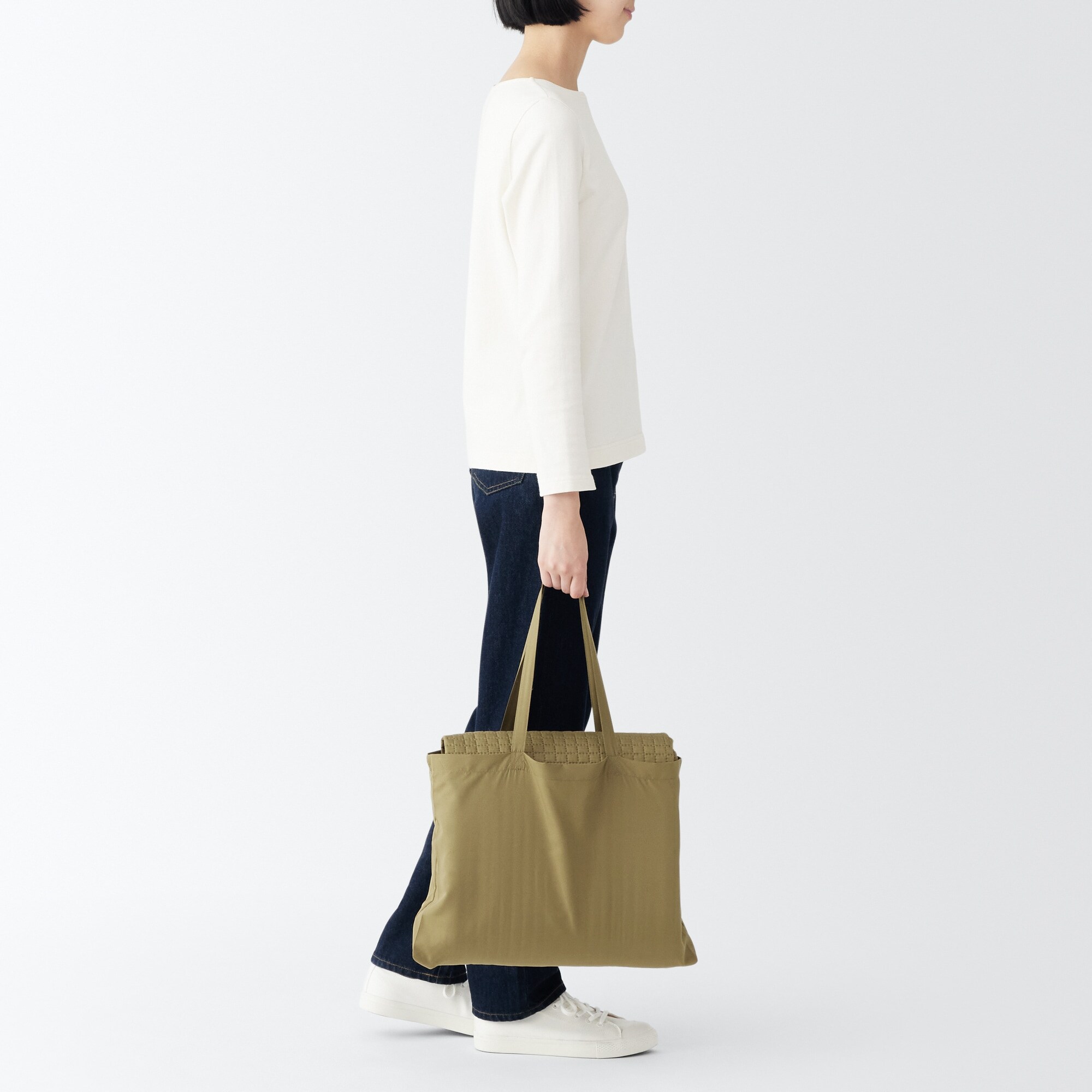 耐水　キルティングレジャーシート・１８０×１８０ｃｍ