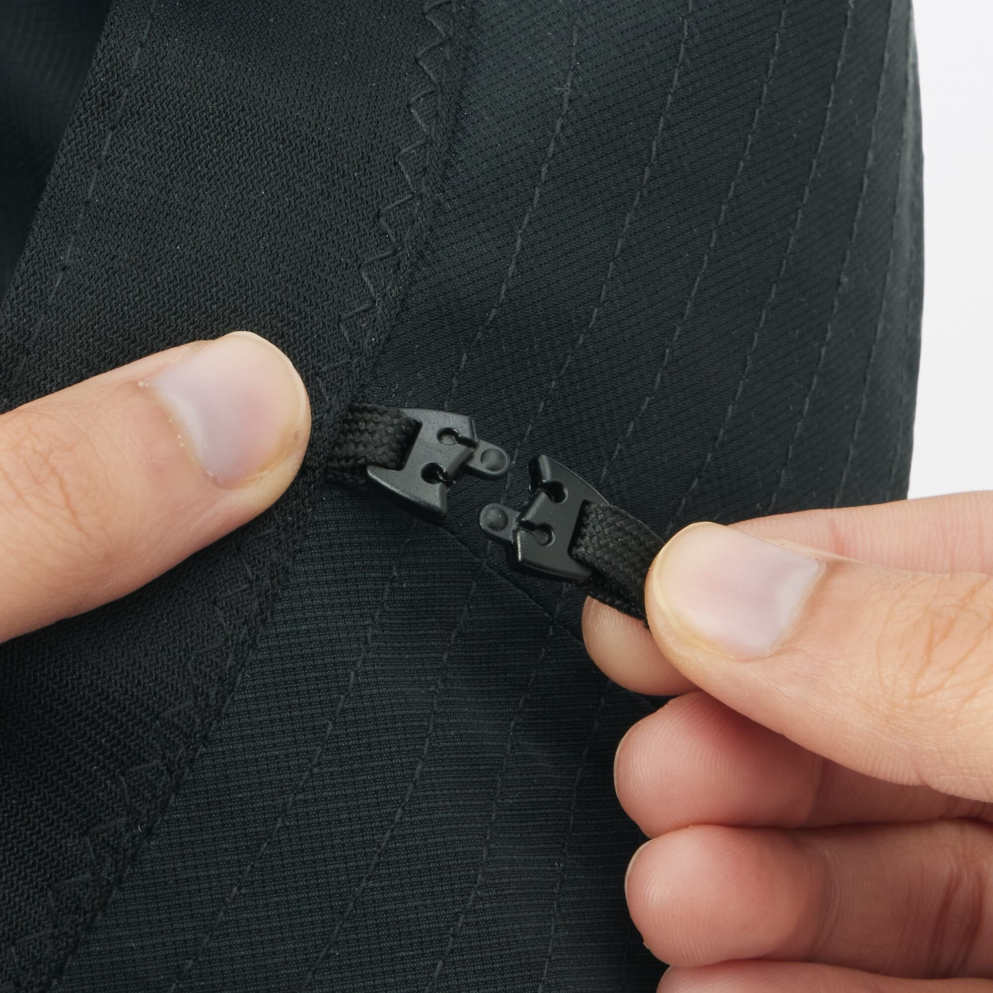 風を通す　ちいさくまとまる　バケットハット