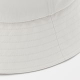 風を通す　ちいさくまとまる　バケットハット