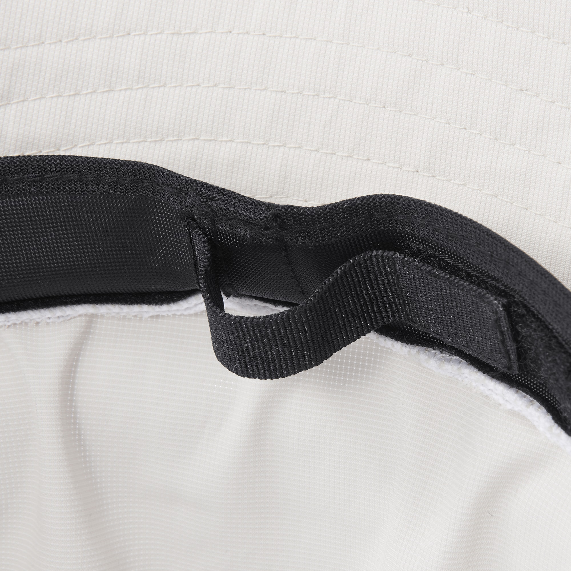 風を通す　ちいさくまとまる　バケットハット