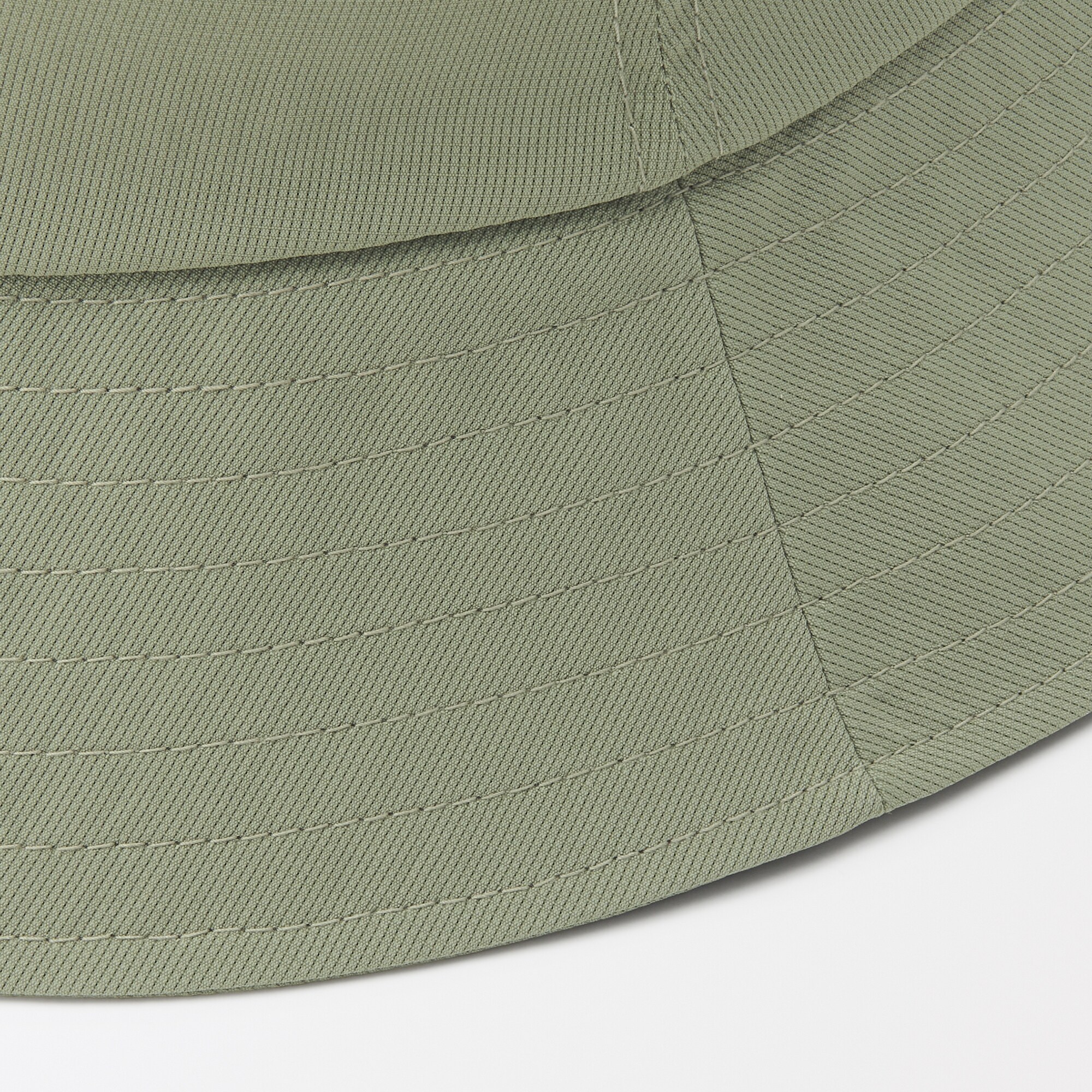 風を通す　ちいさくまとまる　バケットハット