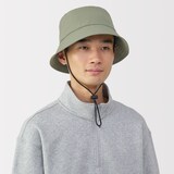 風を通す　ちいさくまとまる　バケットハット