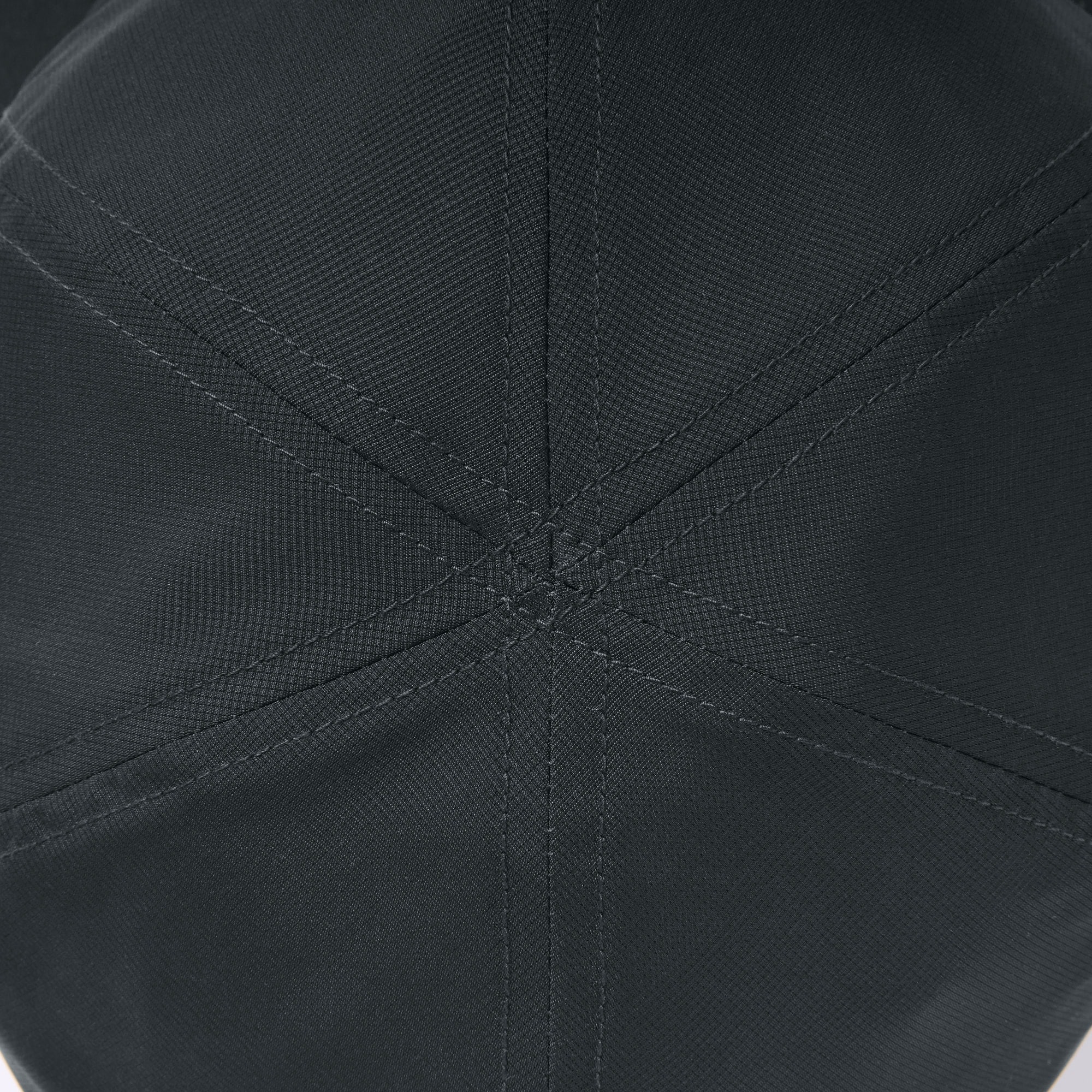 風を通す　ちいさくまとまる　キャップ