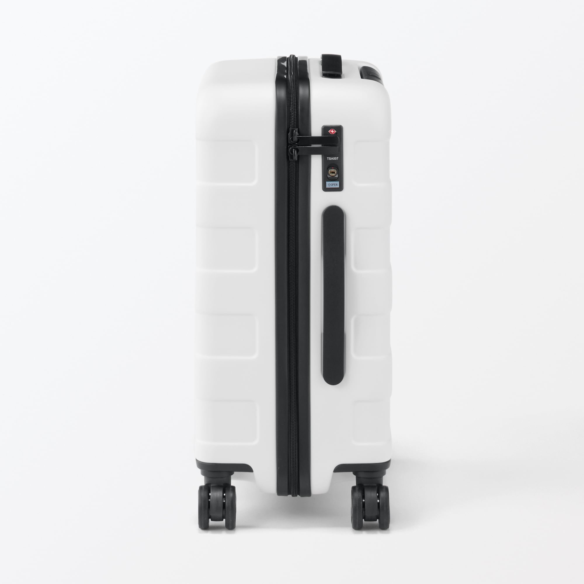 バーを自由に調節できる　ハードキャリーケース（３６Ｌ）