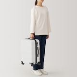 バーを自由に調節できる　ハードキャリーケース（３６Ｌ）