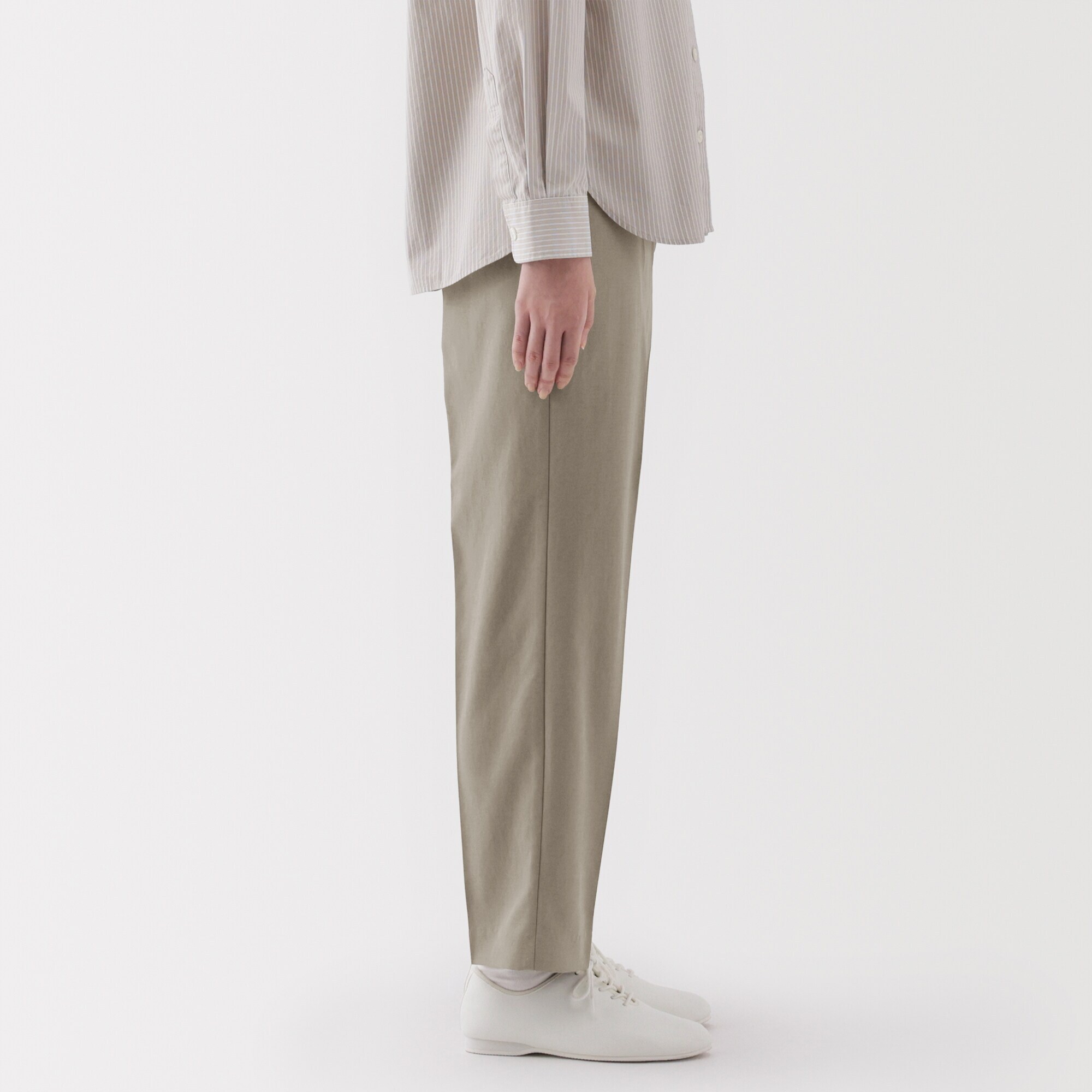 婦人　撥水　テーパードパンツ