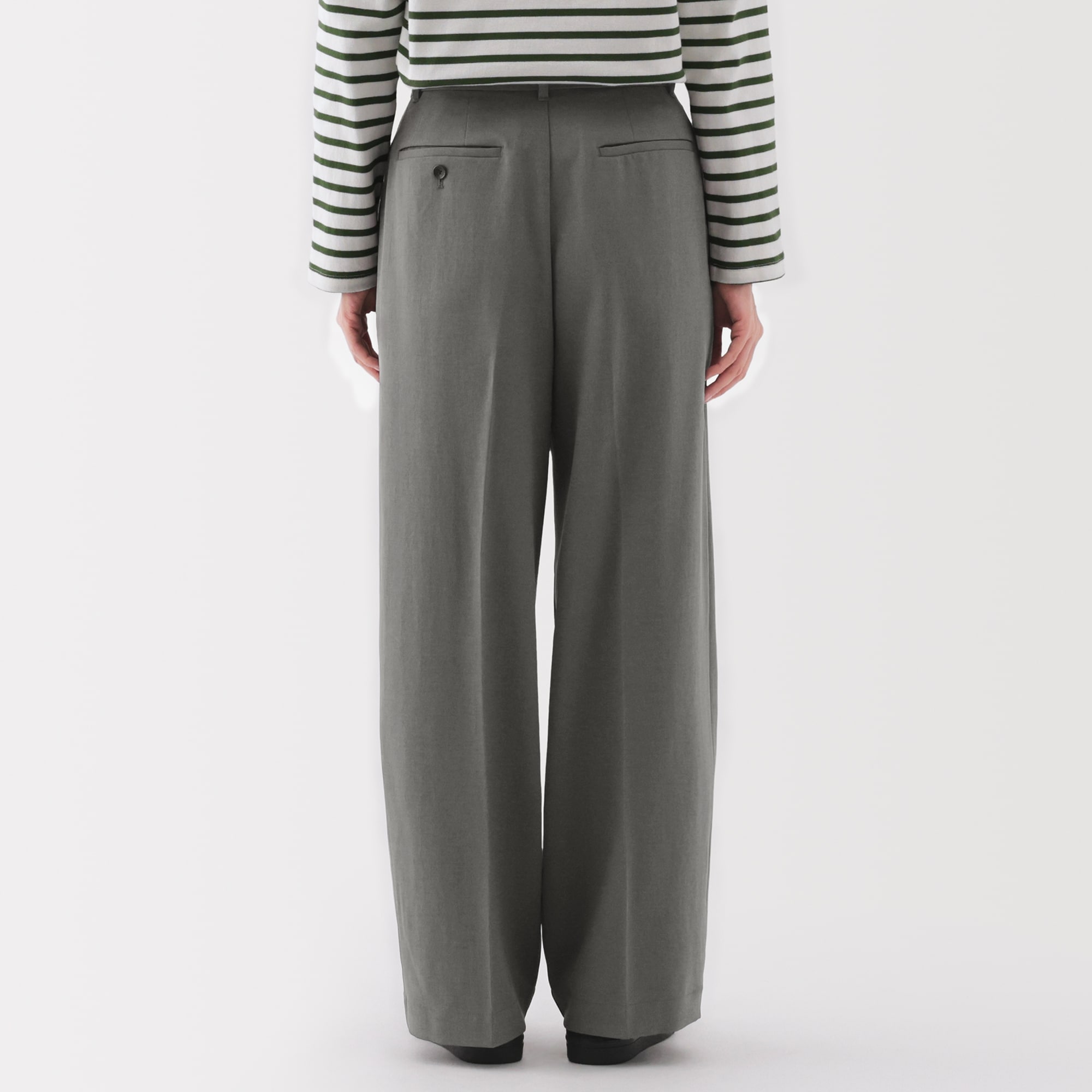 婦人　撥水　タックストレートパンツ