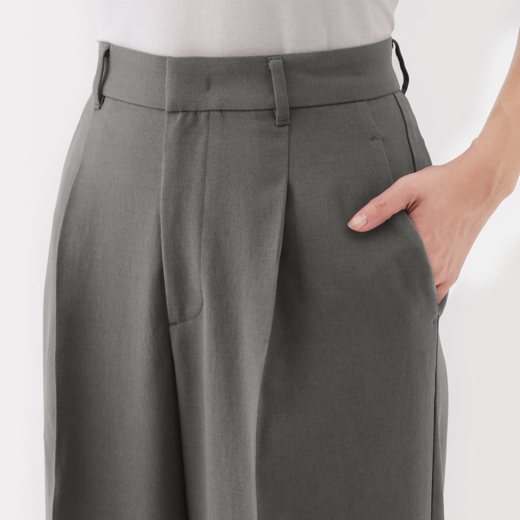 婦人　撥水　タックストレートパンツ