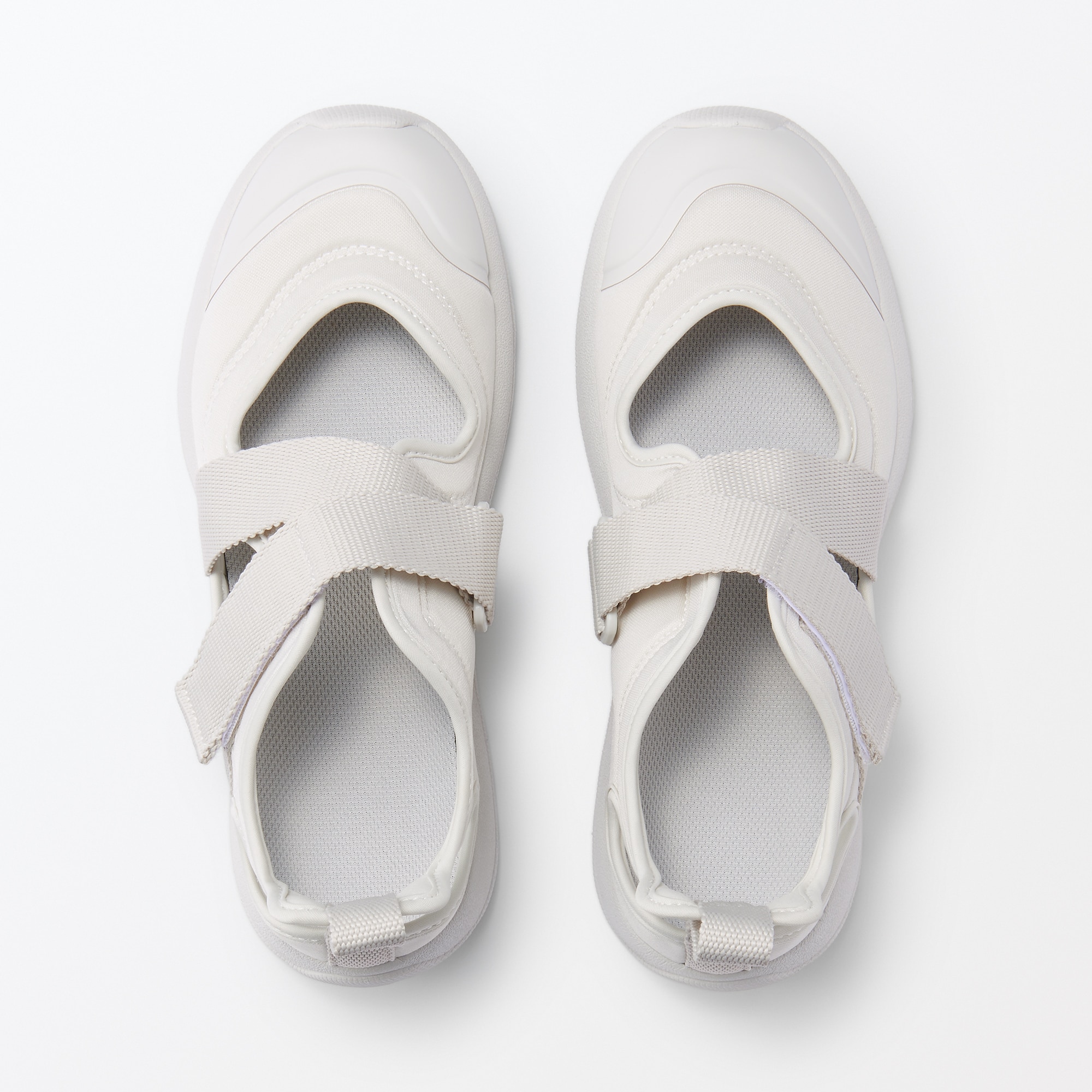 スニーカーサンダル