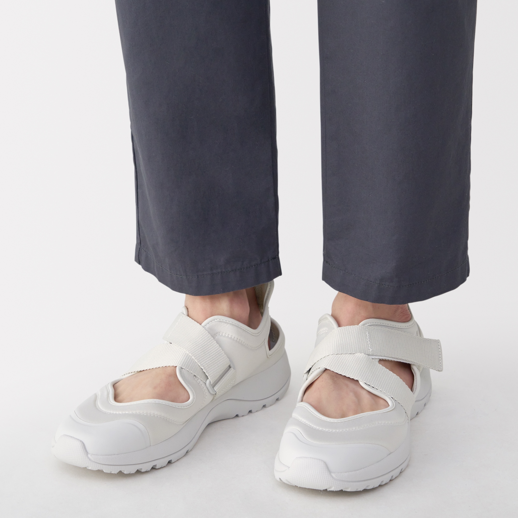 スニーカーサンダル