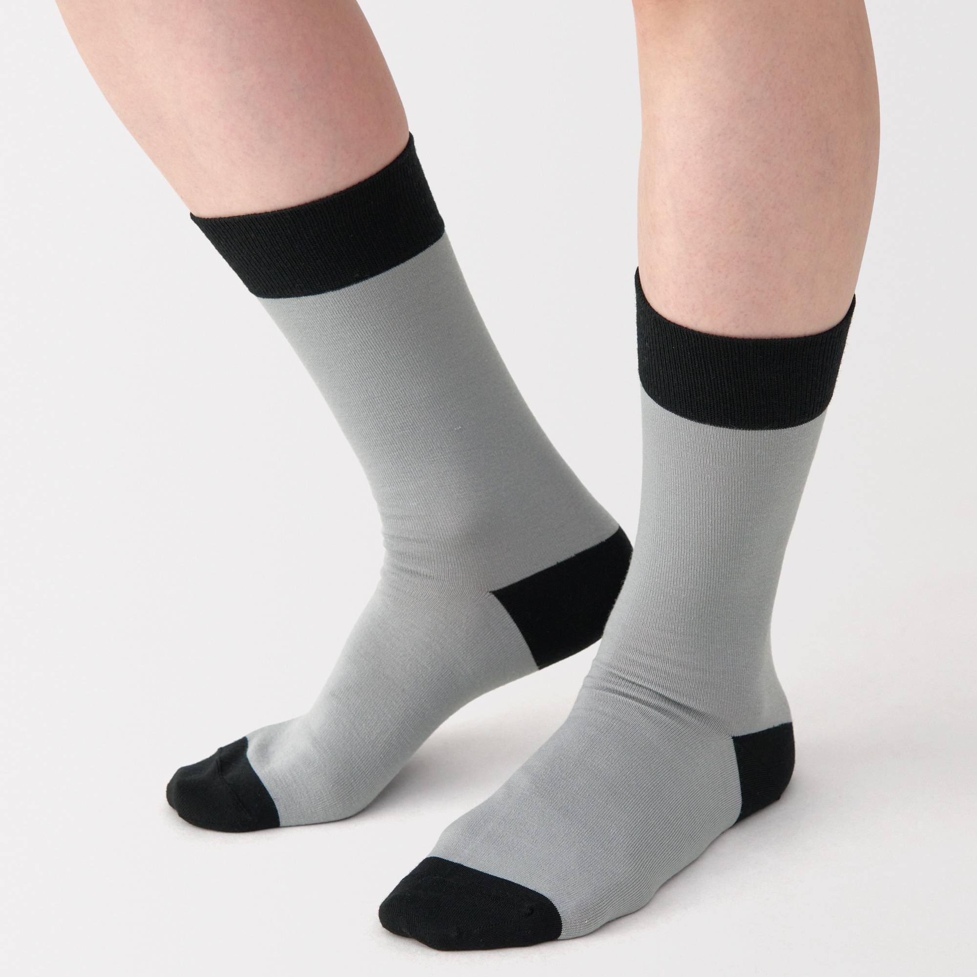 紳士　光沢感のあるウール糸で編んだ　足なり直角　靴下（配色）